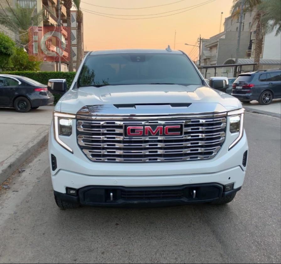 GMC Sierra